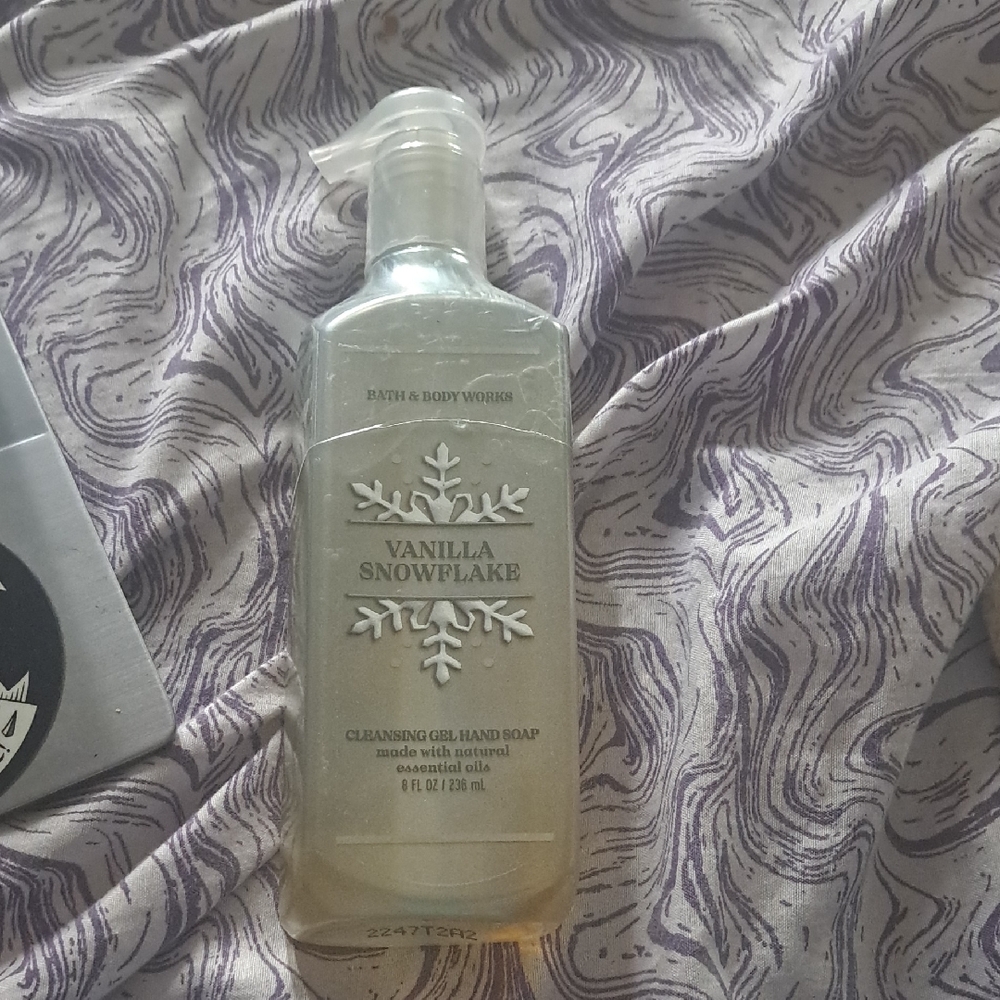 Bath & Body Works Vanilla Snowflake Hand Soap